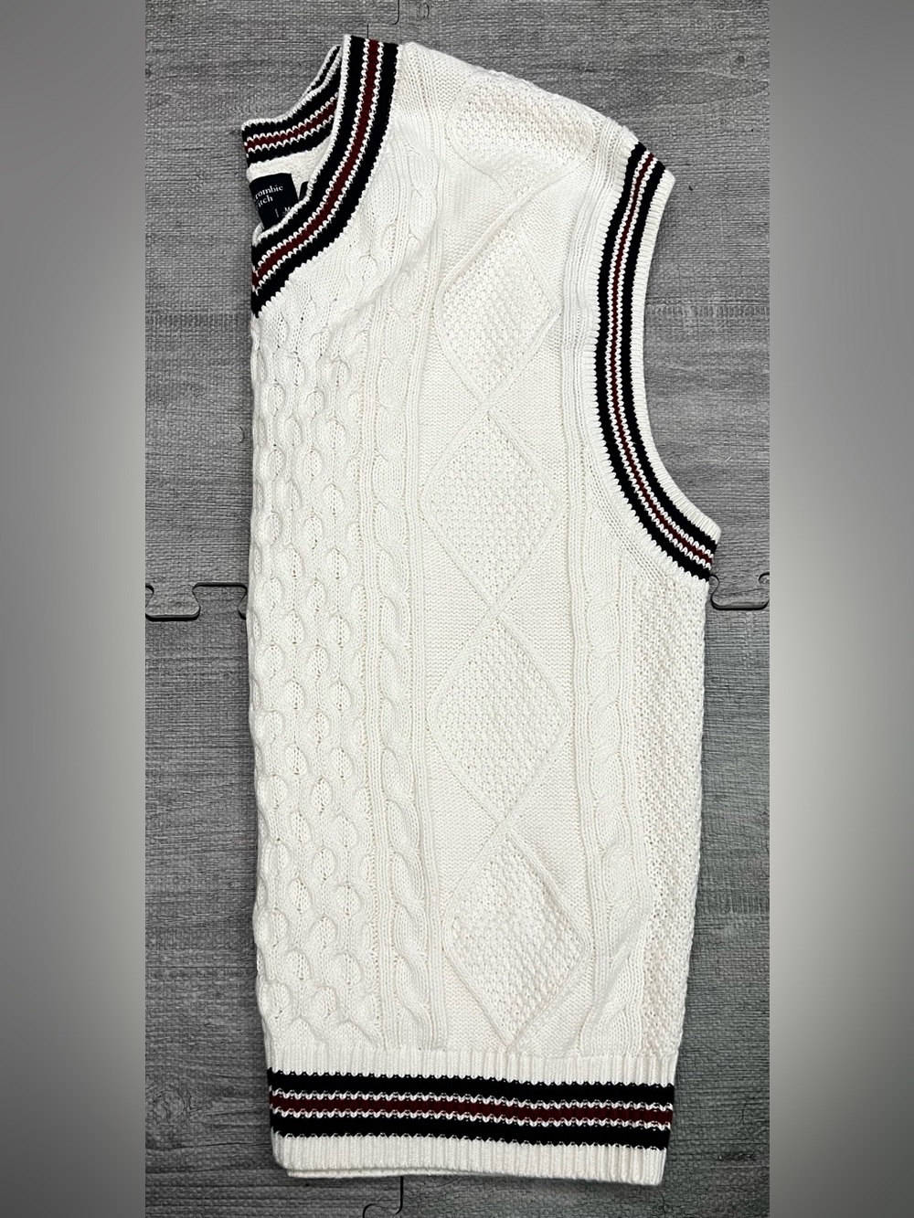 Abercrombie & Fitch Women's White Striped Cable-Knit V-Neck Sweater Vest M